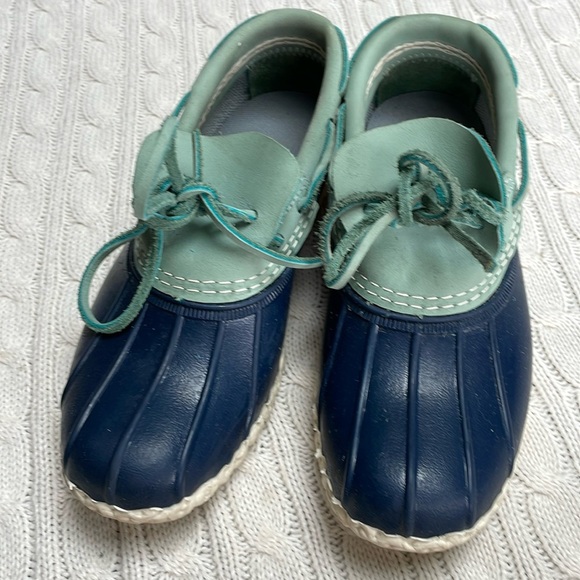 VTG Women’s LL Bean Low Duck Bean Boots Blue Leather Navy body Size 7 M Women’s - Picture 1 of 9